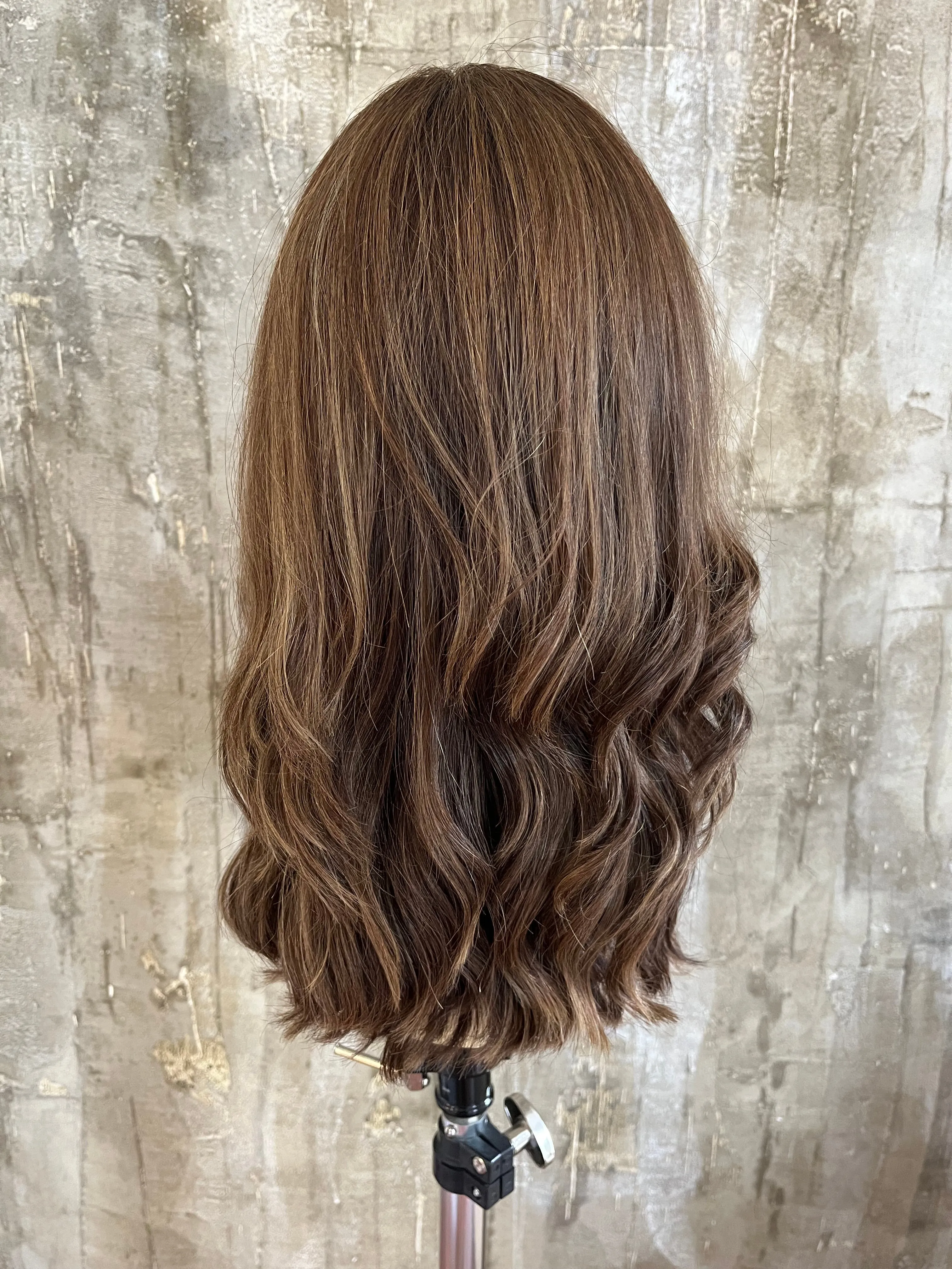 100% EUROPEAN VIRGIN HUMAN HAIR 20" BROWN WITH HIGHLIGHTS