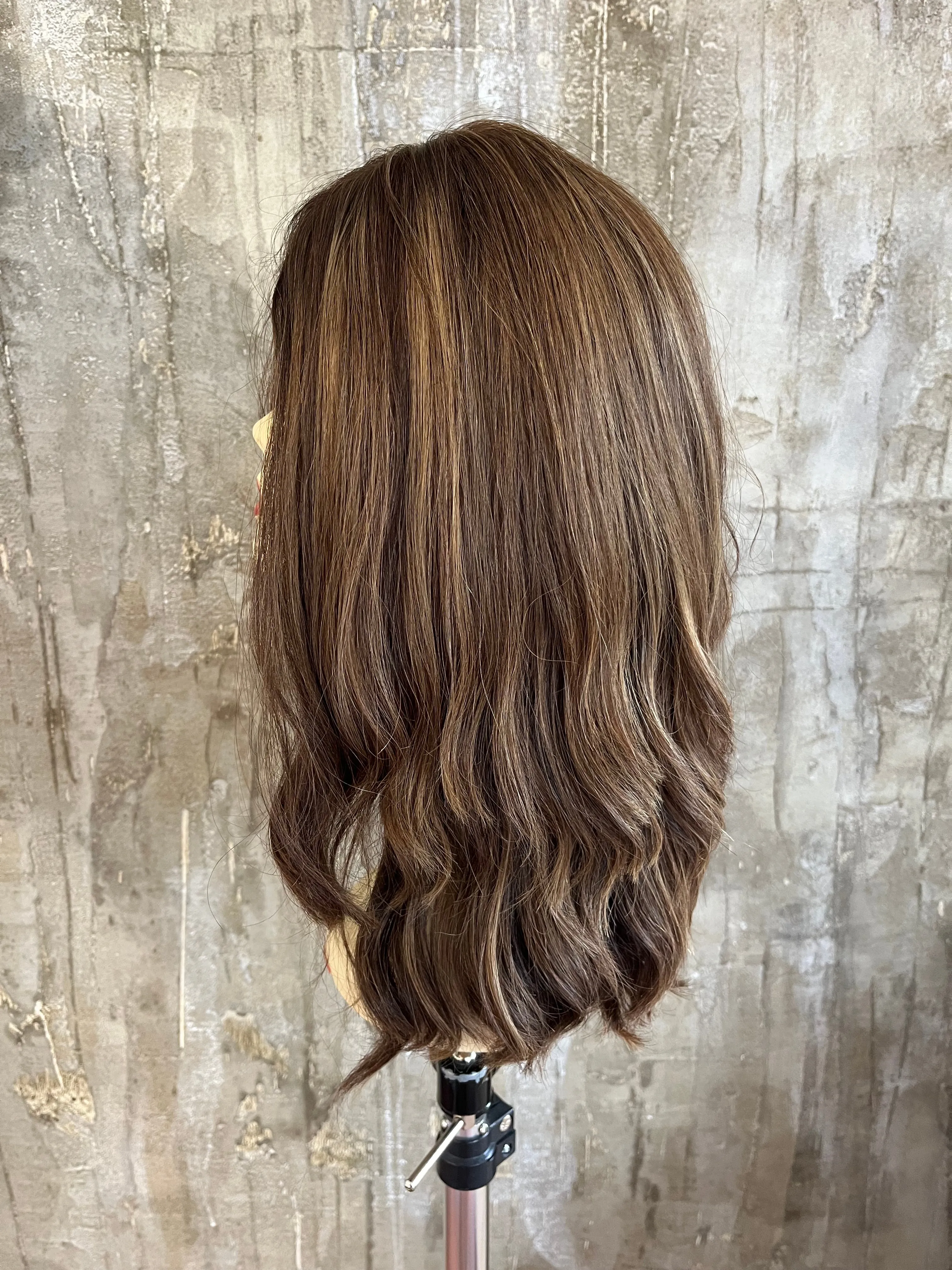 100% EUROPEAN VIRGIN HUMAN HAIR 20" BROWN WITH HIGHLIGHTS